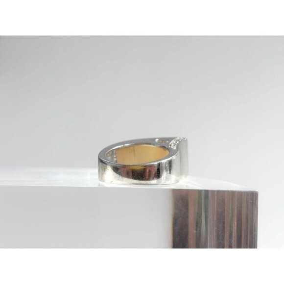 Vintage Silver and Cream Ring - Picture 4 of 10